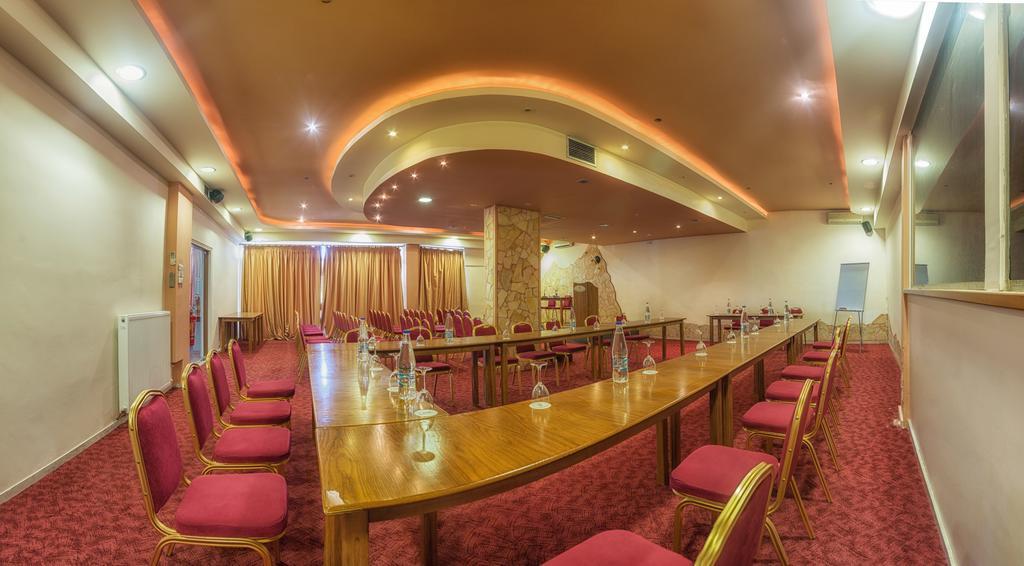 Tselikas Hotel Кожани Екстериор снимка
